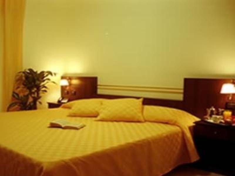 Hotel Marabel SantʼAlessio Siculo Екстериор снимка