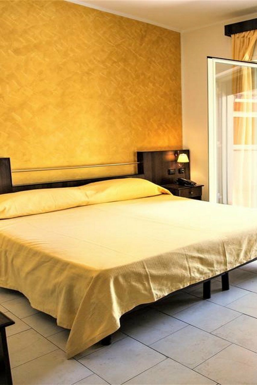 Hotel Marabel SantʼAlessio Siculo Екстериор снимка