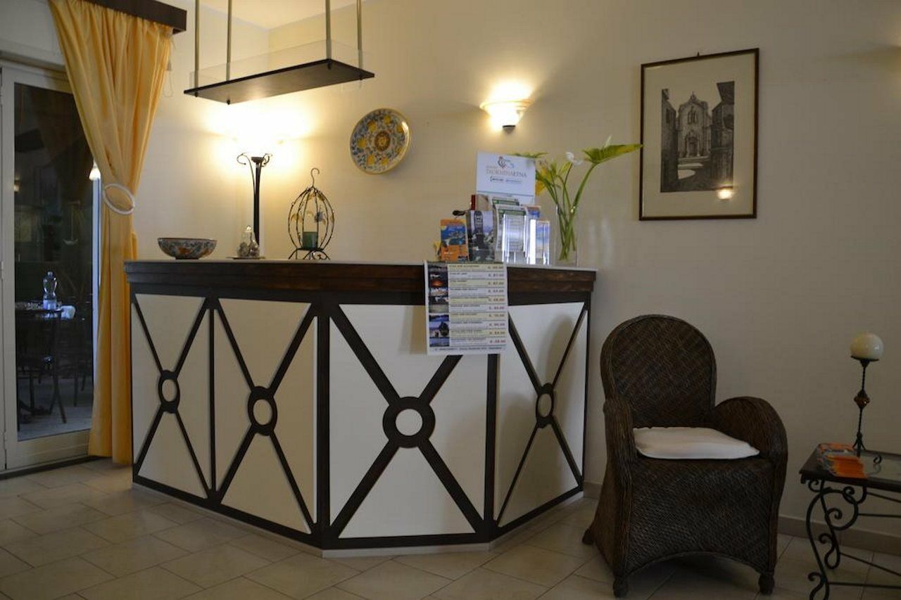 Hotel Marabel SantʼAlessio Siculo Екстериор снимка